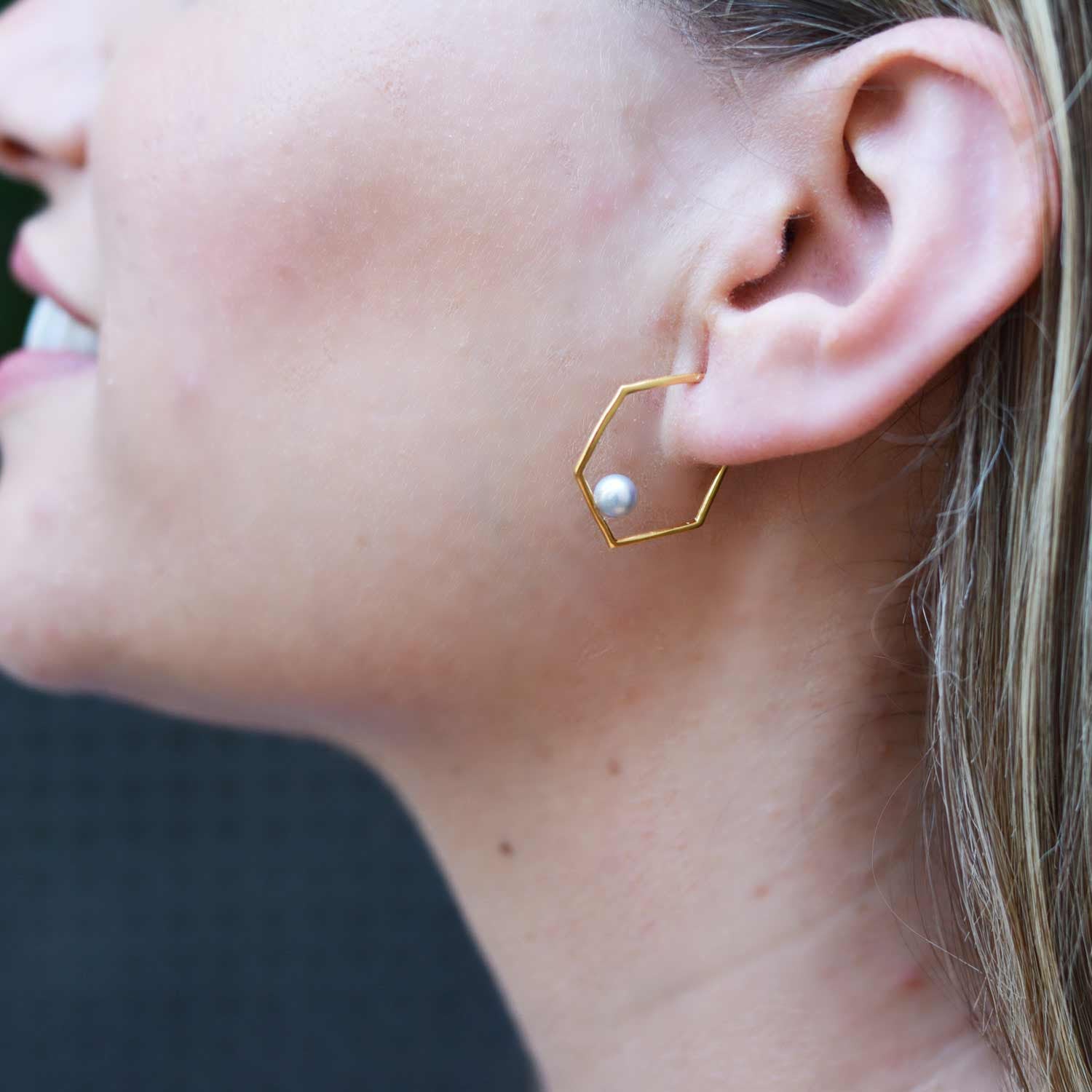 Gold Earrings with Grey Pearl