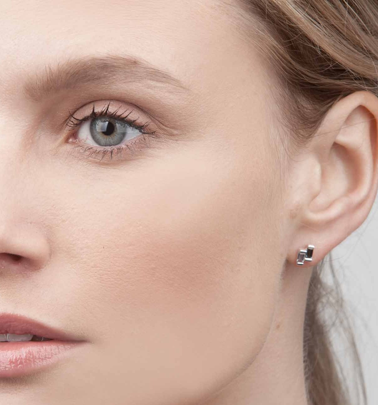 Silver Studs Blue Topaz And Peridot Anais, Silver Studs & Cuffs, Studs Earrings & Ear cuffs