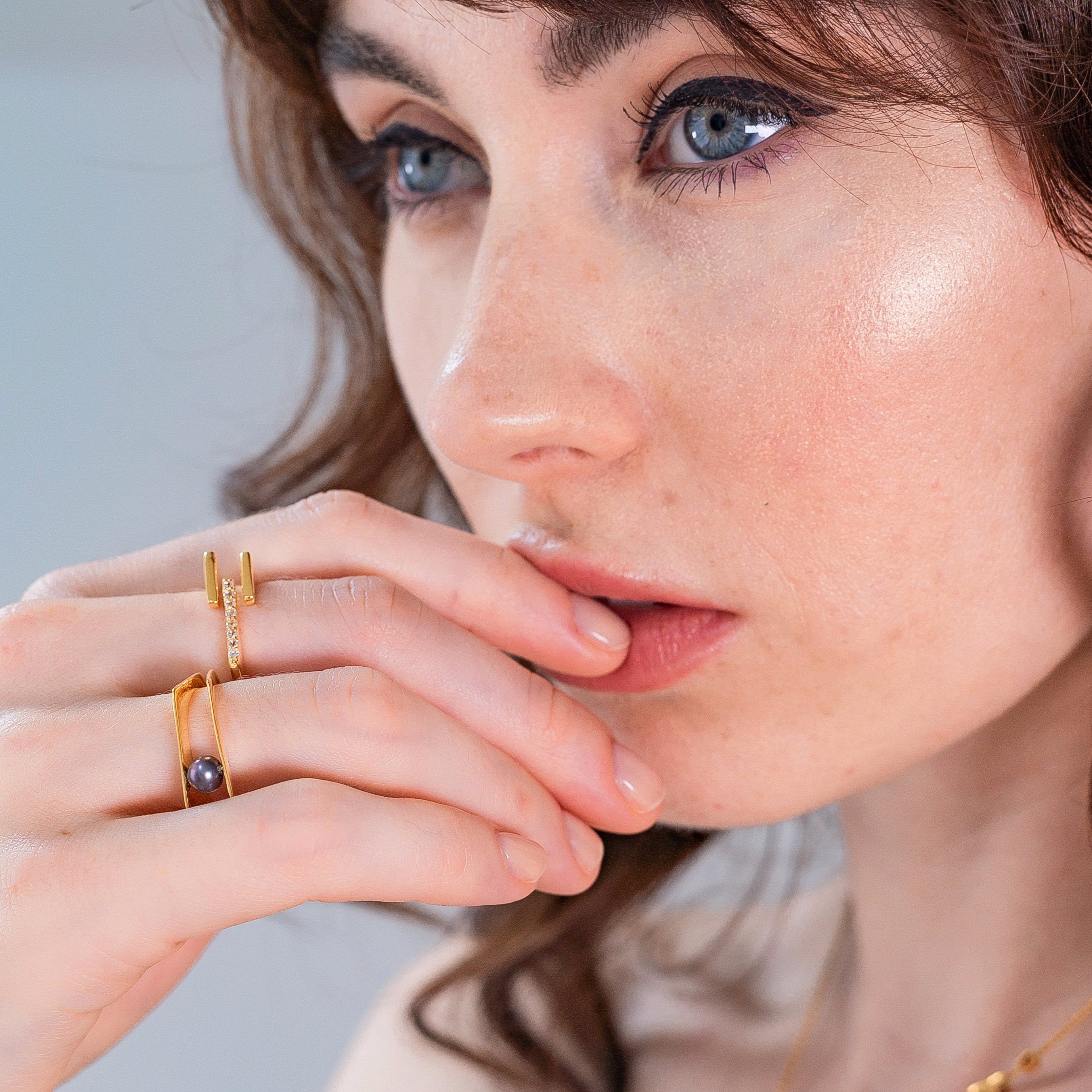 18ct Gold Vermeil Grey Pearl Gold Ring Grey Pearl Alvaro