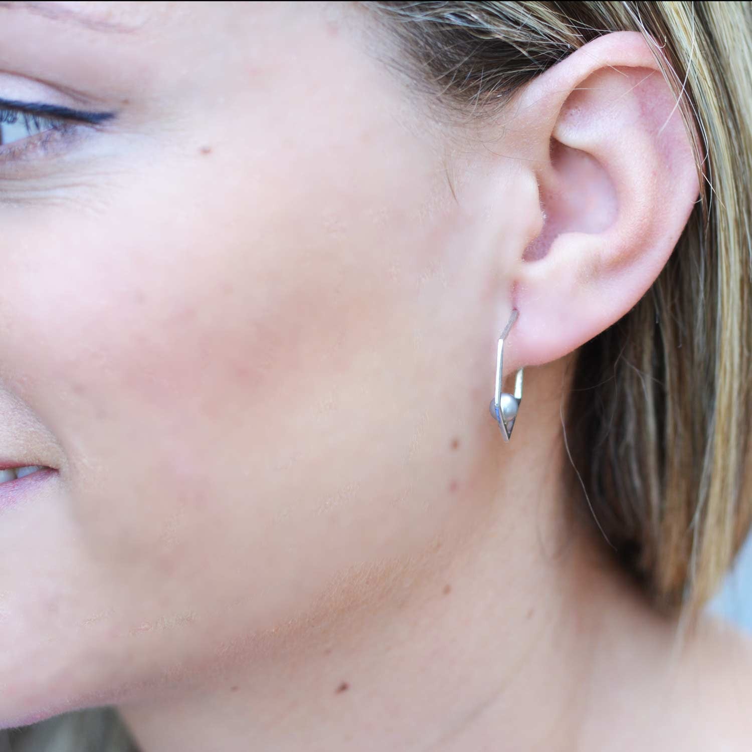 Silver Earrings Grey Pearl Neola Design
