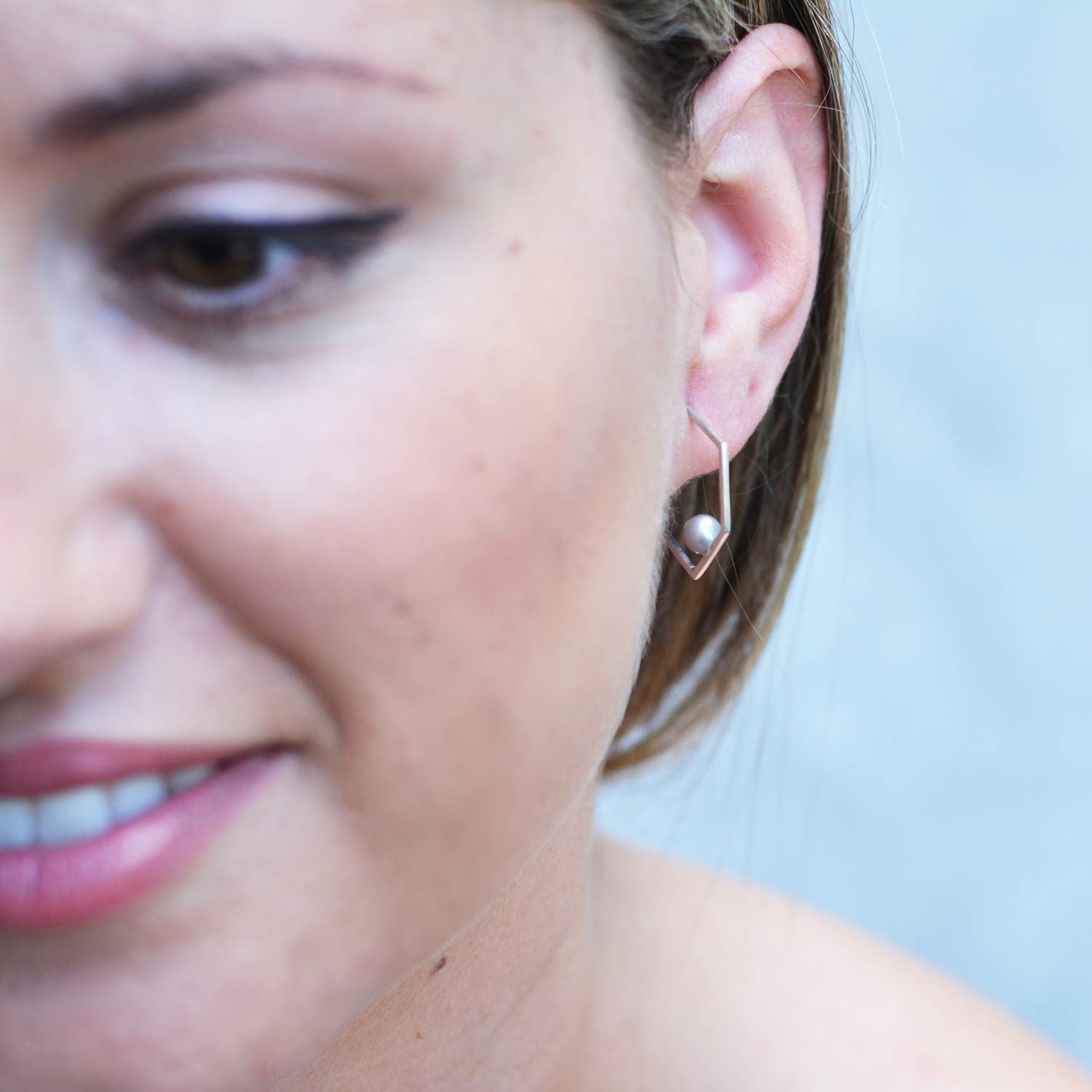 Silver Earrings with Grey Pearl