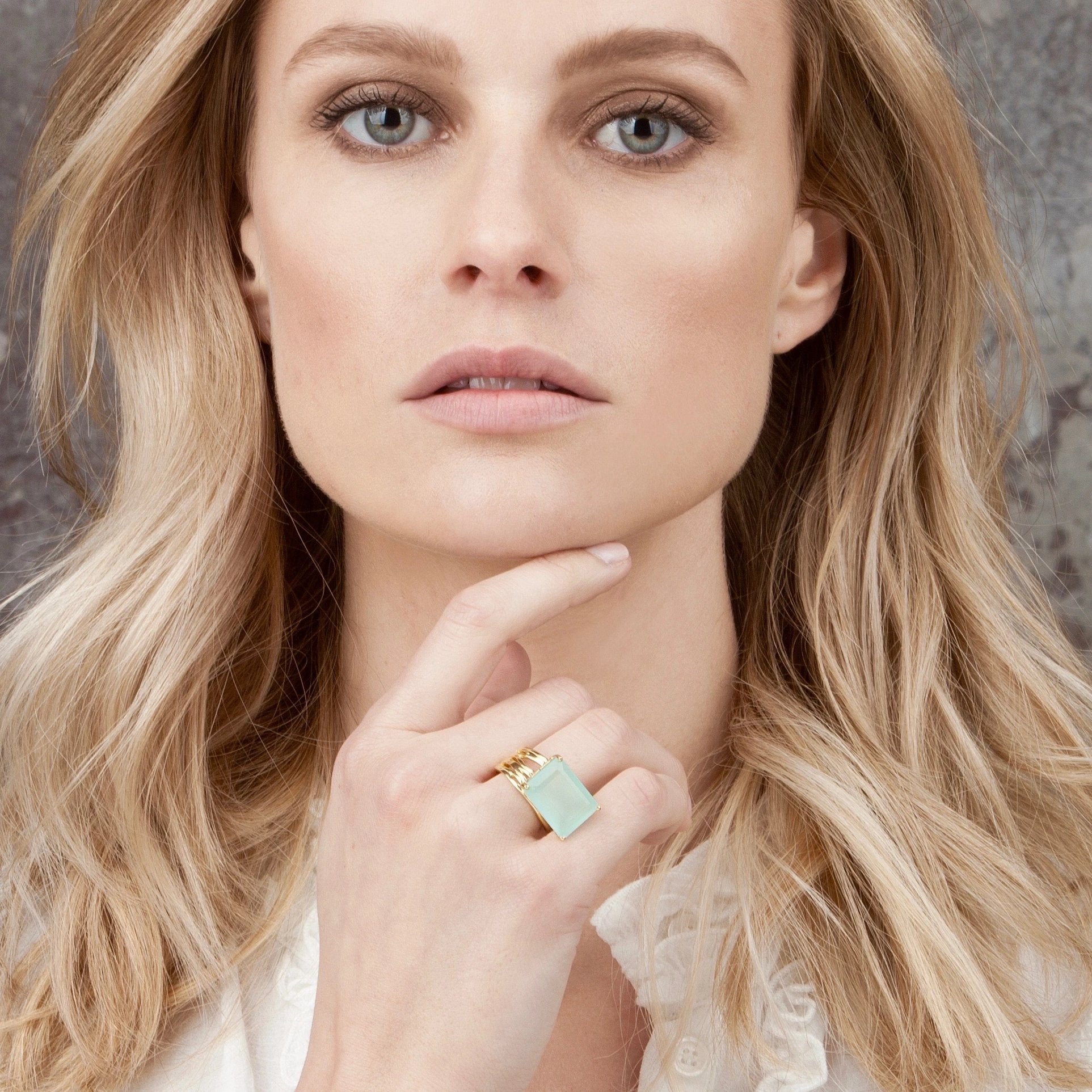 Gold Ring Aqua Chalcedony Pietra 2