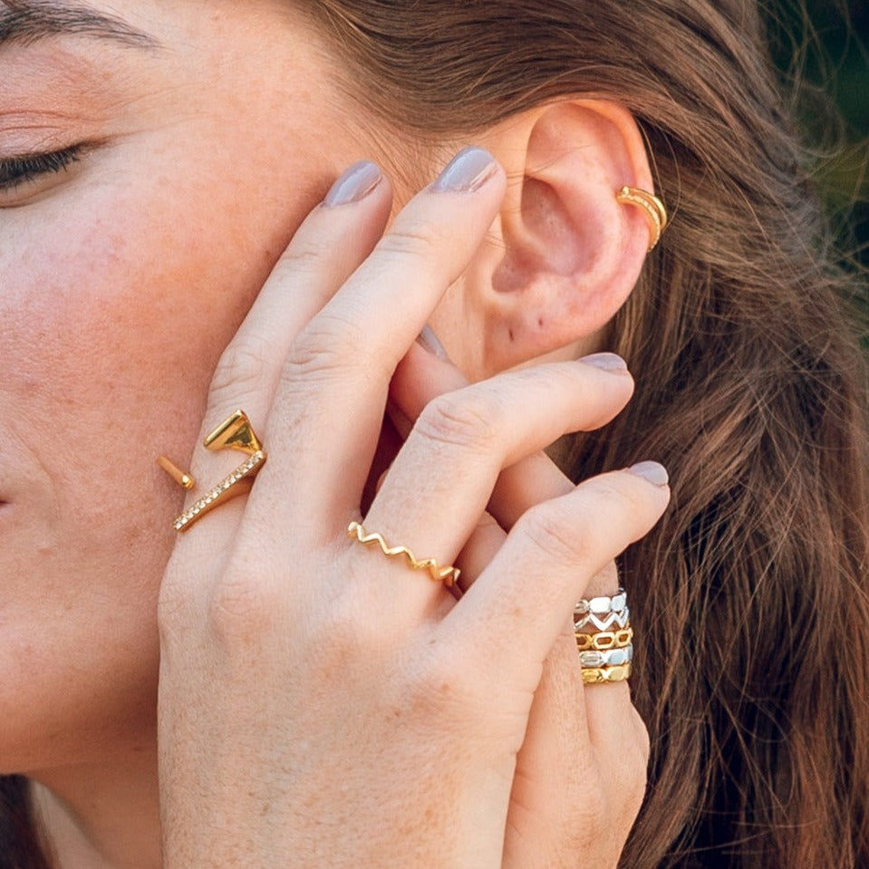 gold ring, zigzack ring, stack rings.