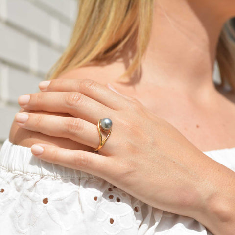 Gold ring, grey freshwater pearl, minimalist, unique British design